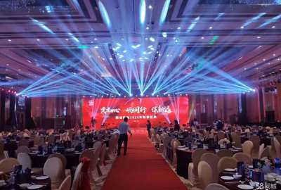 慶典用品租賃服務 一站式搭建燈光音響、桌椅與舞臺